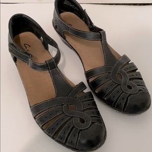 Clarks women’s shoes Size 9 M Preowned black/brown